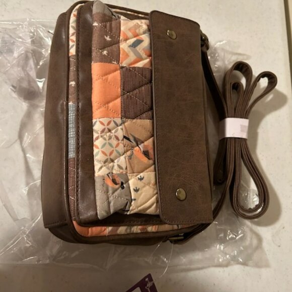New quilted Allison Purse with vegan Leather strap - Picture 3 of 4